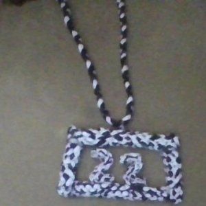 Handmade necklace,About four or five inches,Black White